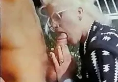 شخص عضلانی شلخته بهترین کانال های پورن تلگرام شلخته ورزش می کند